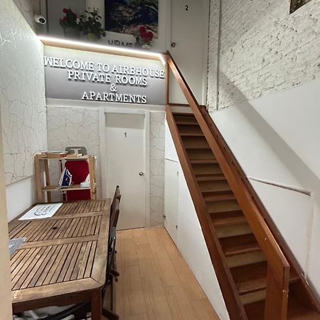 Airbhouse Private Rooms & Apartments Seville Exterior photo