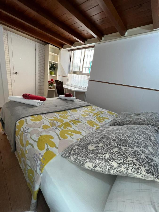 Airbhouse Private Rooms & Apartments Seville Exterior photo