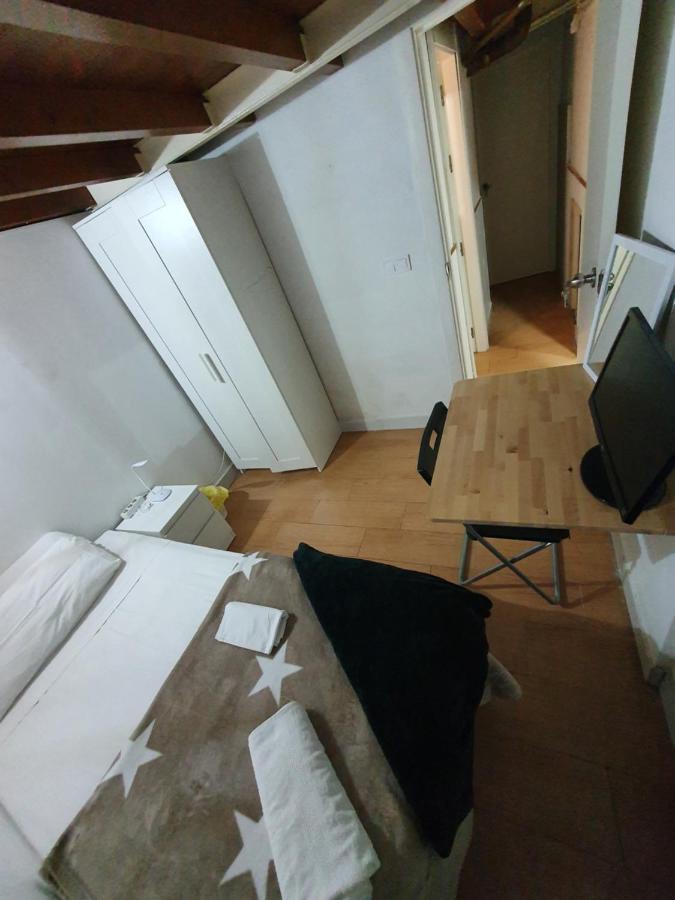 Airbhouse Private Rooms & Apartments Seville Room photo