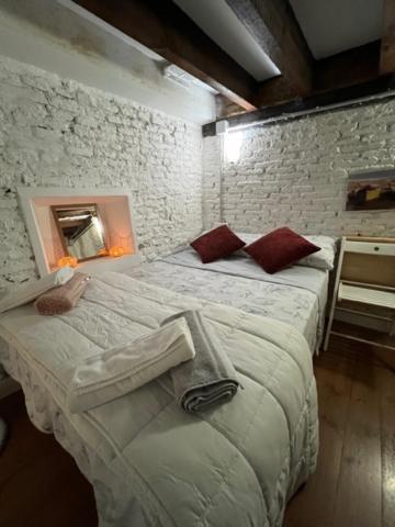 Airbhouse Private Rooms & Apartments Seville Room photo