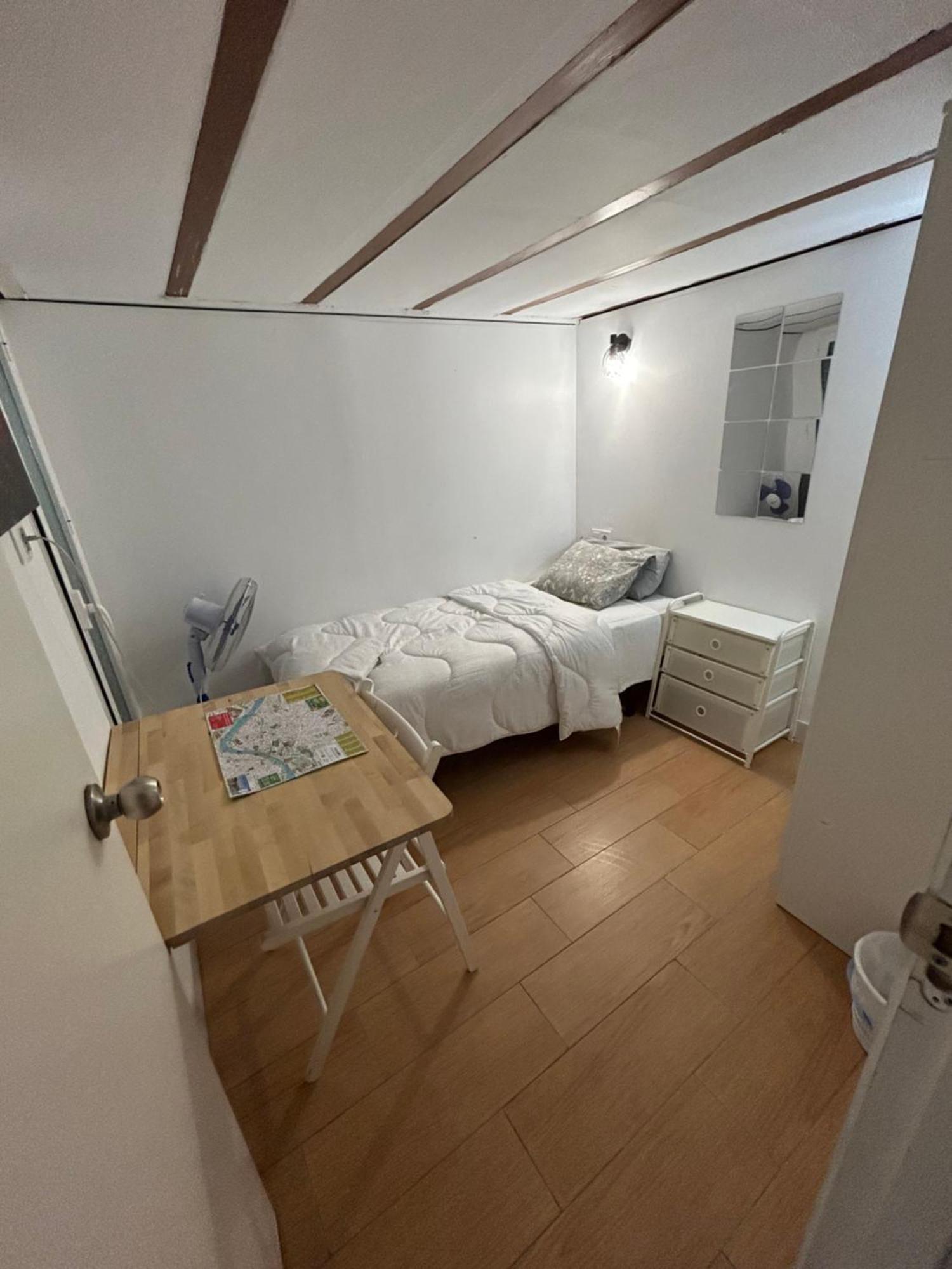 Airbhouse Private Rooms & Apartments Seville Exterior photo